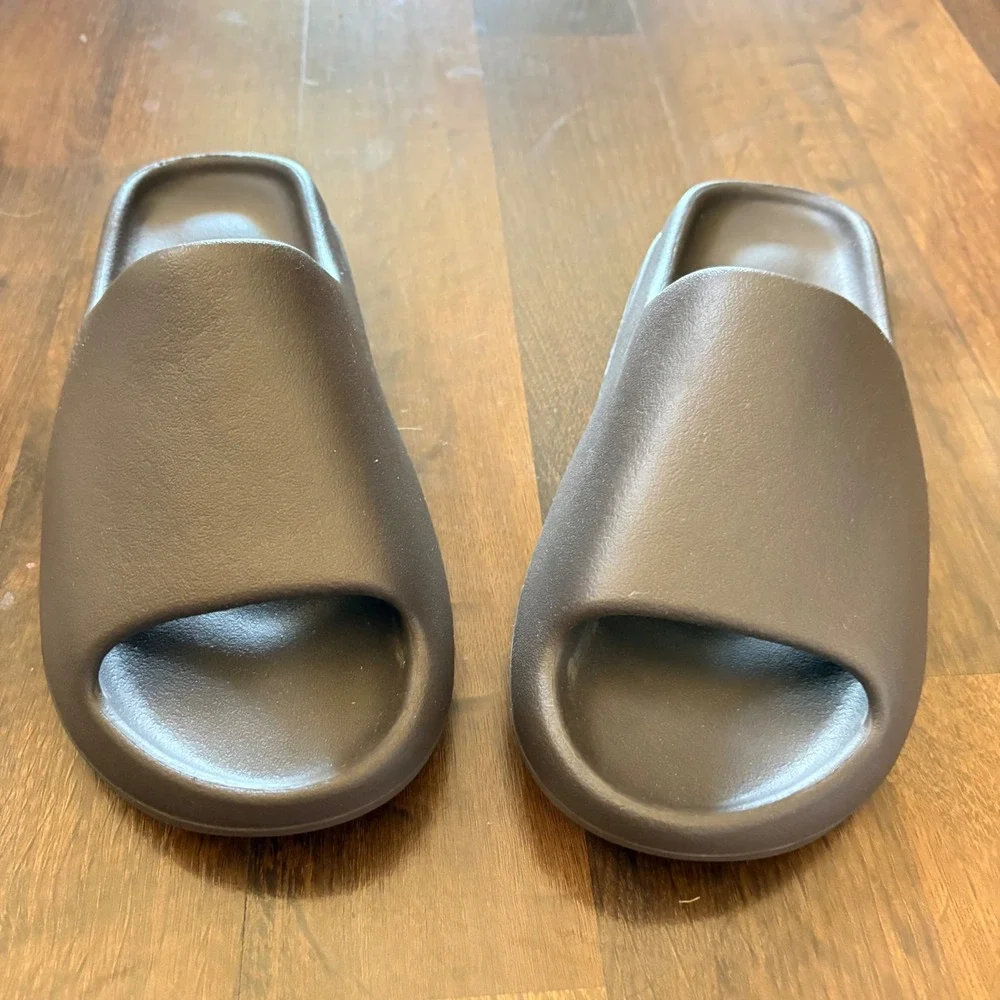 YS-01 Chocolate Brown Foam Slides Sandals Mens Size 10 RN155534 Slip On Slide